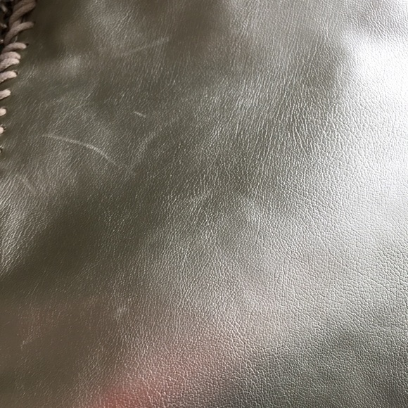 Fun metallic crossbody bag - Picture 4 of 7